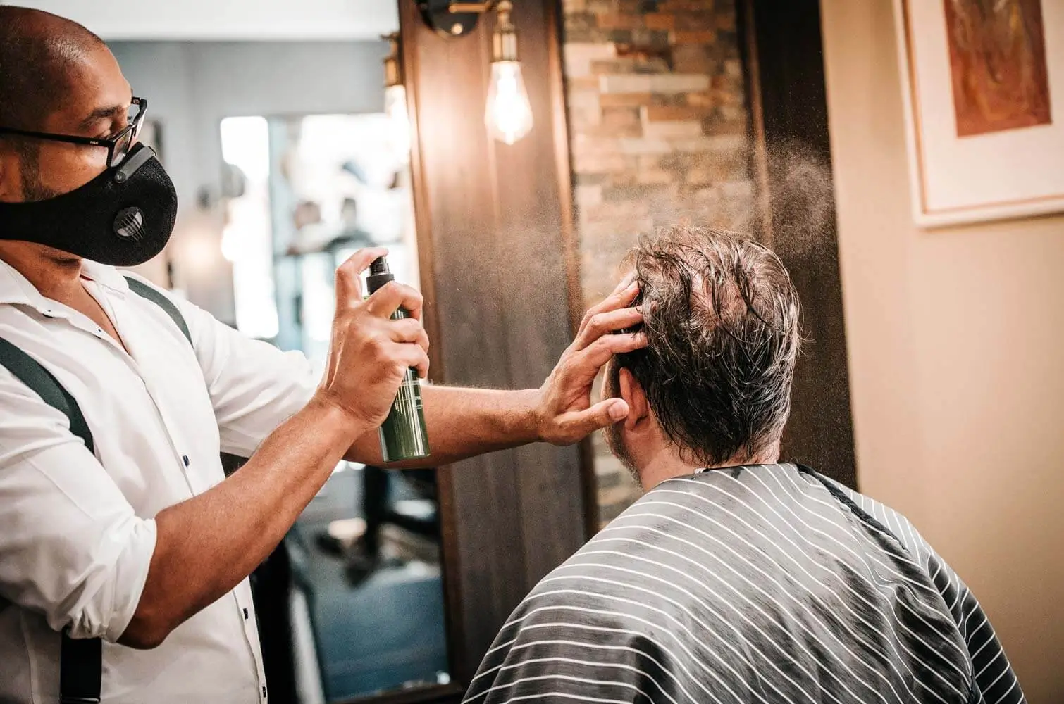 5 Mal Frühlings-Look – Modetrends, überraschende In-Frisuren und kurze Bärte